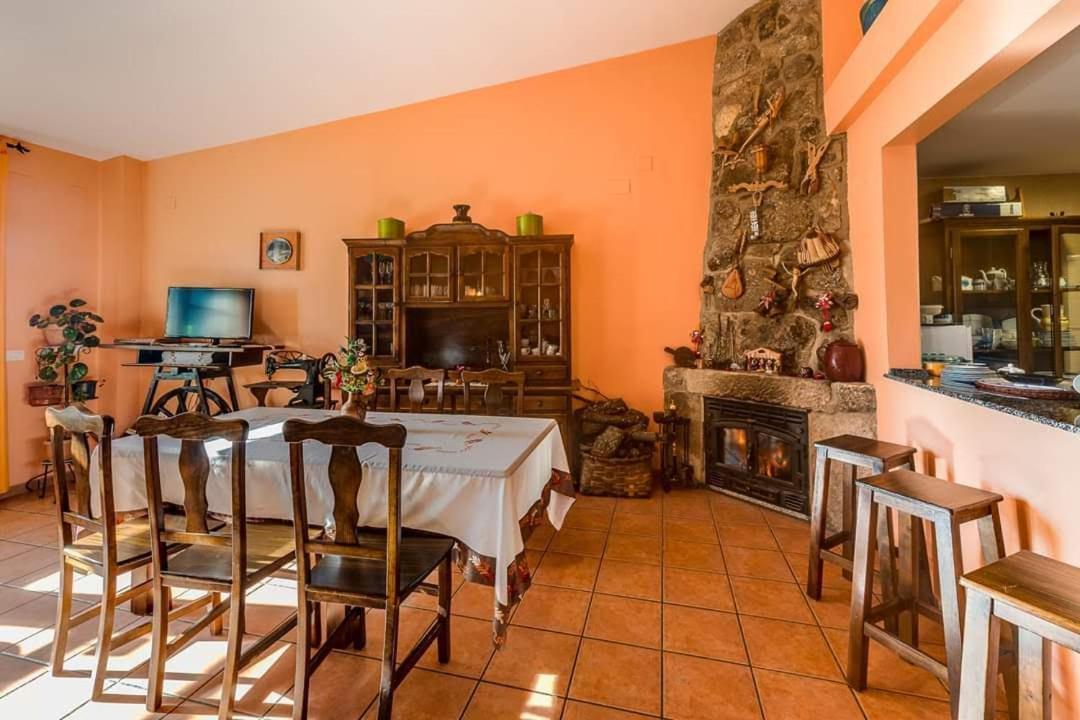 Apartamentos & Casa Rural Boada Con Jardin Interior Y Barbacoa Villamiel Exterior photo